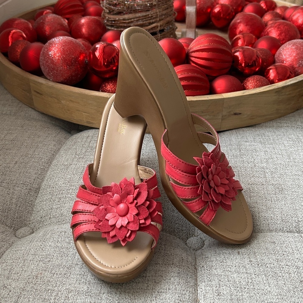 St. John’s Bay Pink Leather Flower Sandals Heeled Mules size 10 - Picture 2 of 13